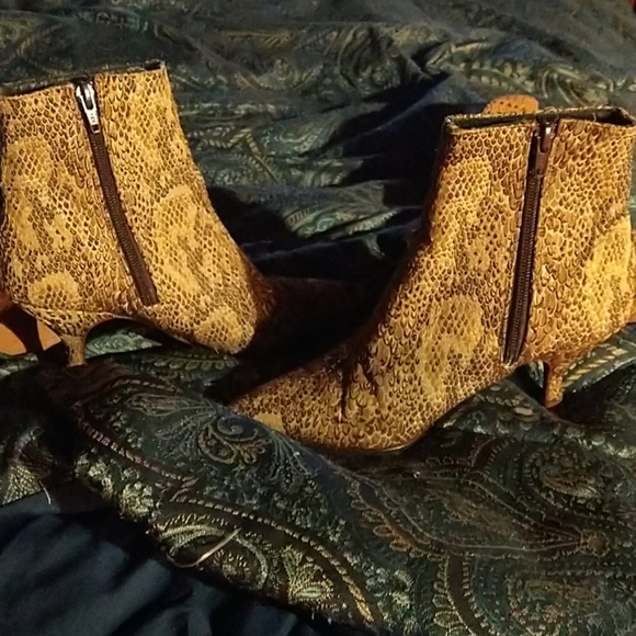Booties - Picture 4 of 4
